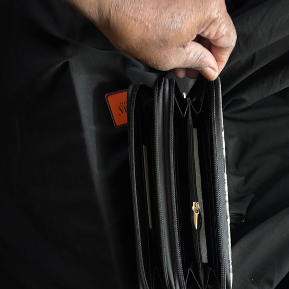 Vogue Black and White Women's Clutch - Picture 2 of 2